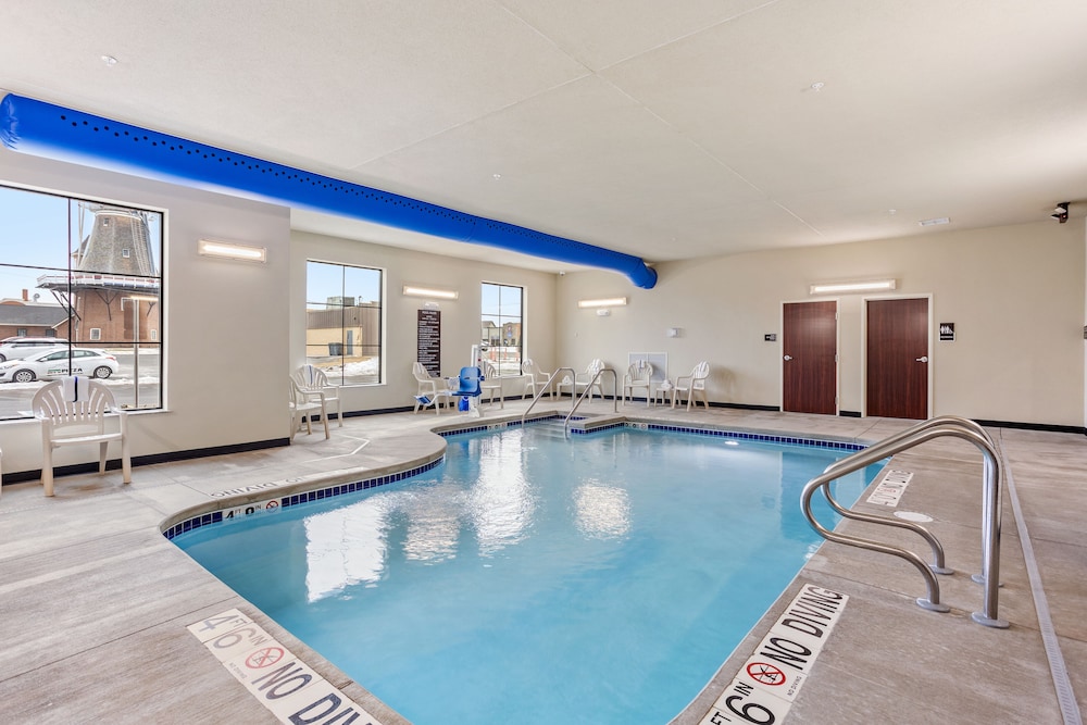 Cobblestone Hotel & Suites Little Chute - photo 36