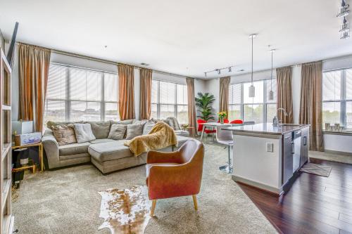 Luxury Downtown Crown Apartment — 4-Star Luxury Hotel in Gaithersburg, United States