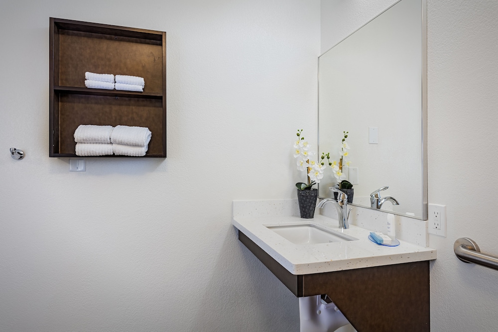 Candlewood Suites Anaheim Resort Area by IHG - photo 35