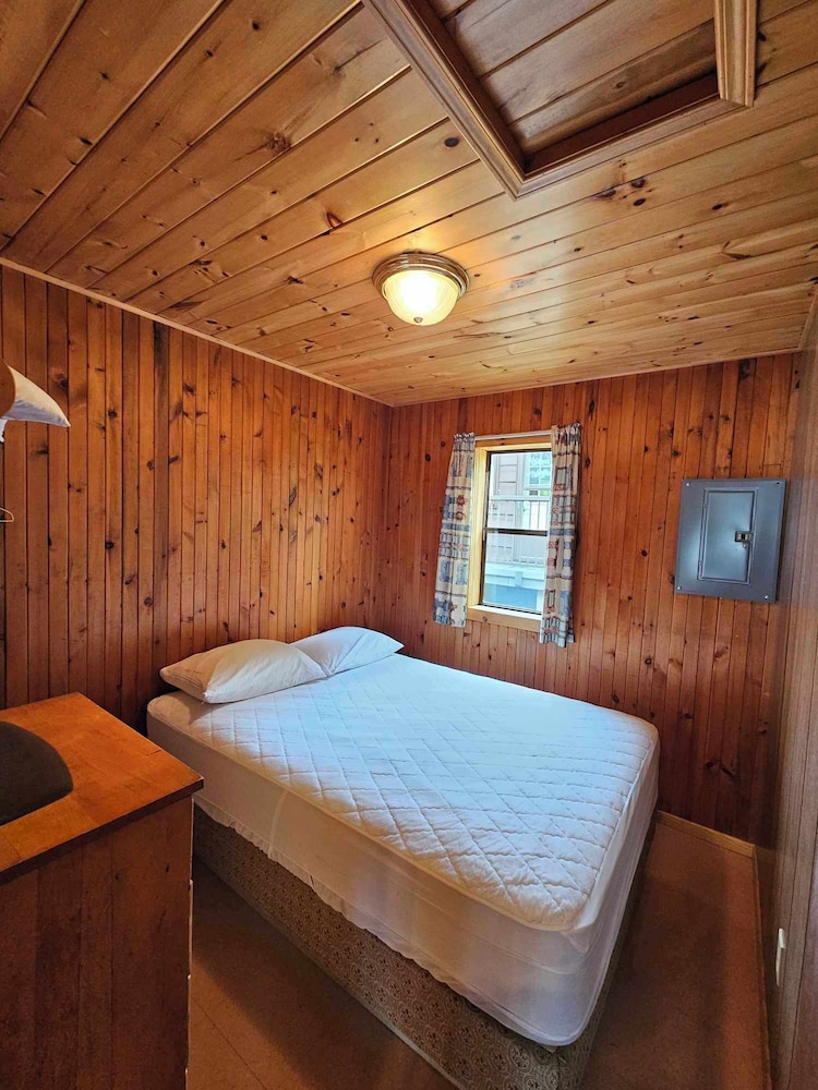 Southview Cottages Resort in Peterborough, Canada