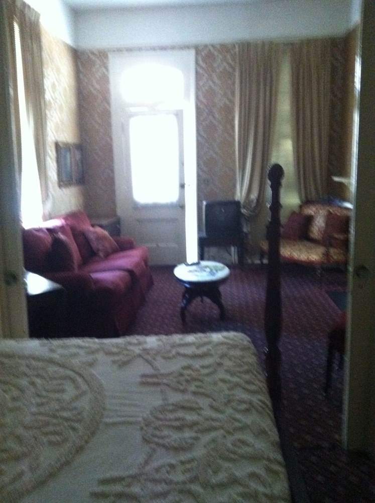 Nine O Five Royal Hotel - photo 14