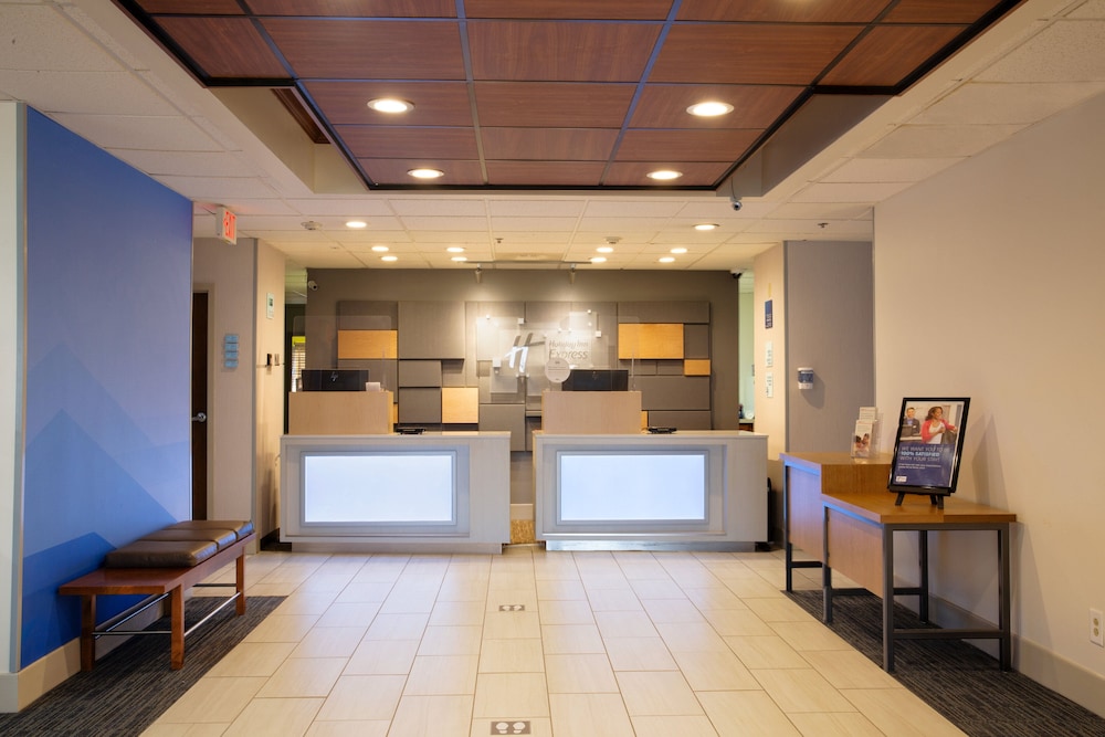Holiday Inn Express & Suites Dayton Huber Heights an IHG Hotel - photo 4