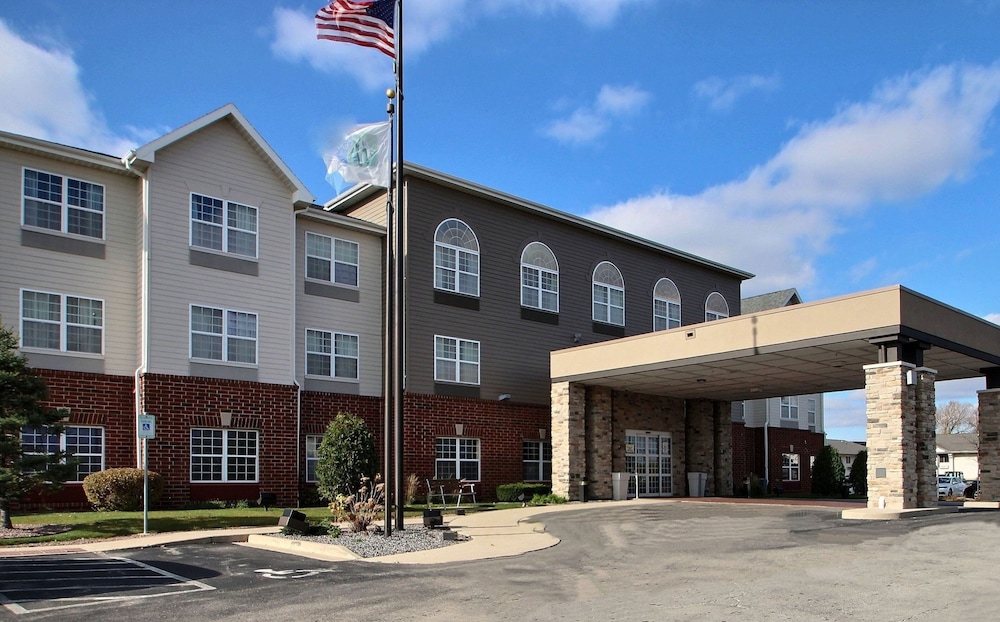 Holiday Inn Express Hotel & Suites Milwaukee Airport by IHG - photo 99