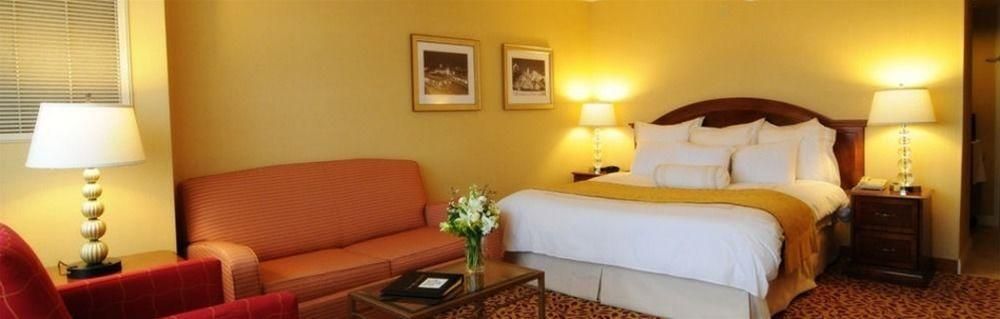 Bastrop Inn - photo 8
