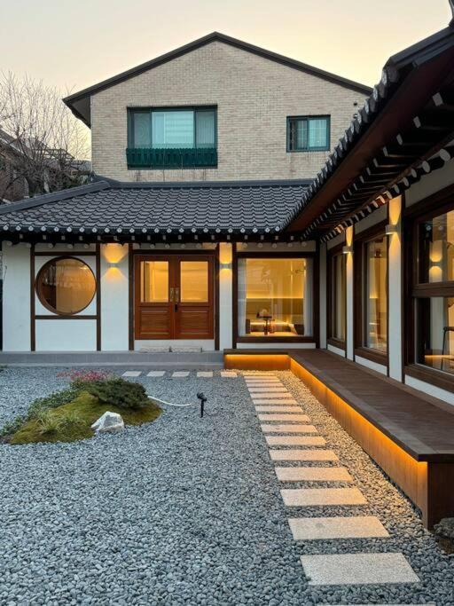 Seoul Hanok near Seoul Station — 4-Star Luxury Hotel in Seoul, South Korea
