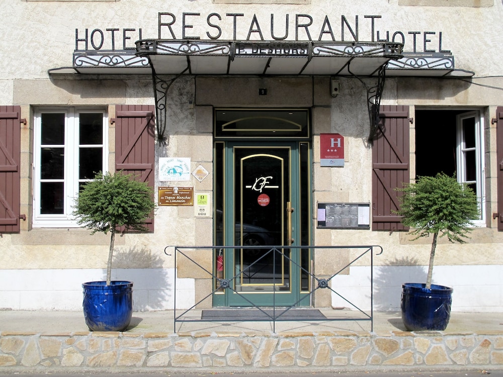 Deshors Foujanet pet-friendly hotel Chamboulive