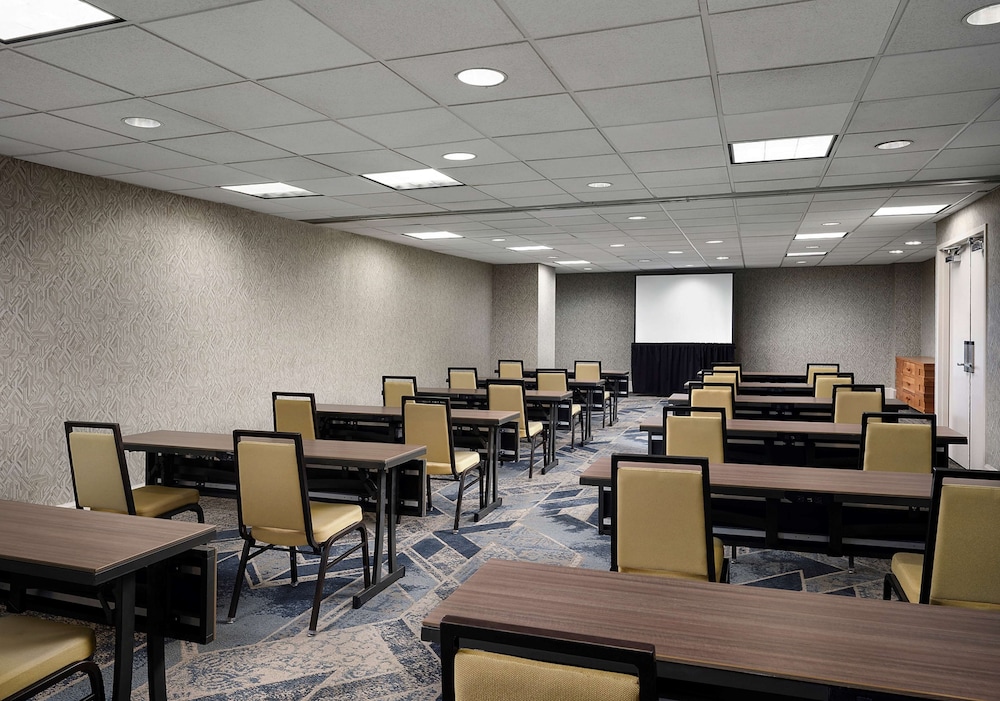 DoubleTree by Hilton Hotel Nashville Downtown - photo 65