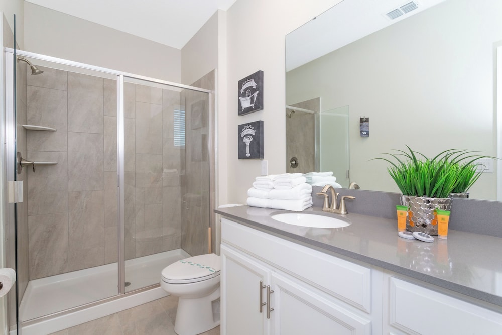 Gorgeous 6 Bd SF Close to Disney w Pool Champions Gate Resort 712 - photo 35