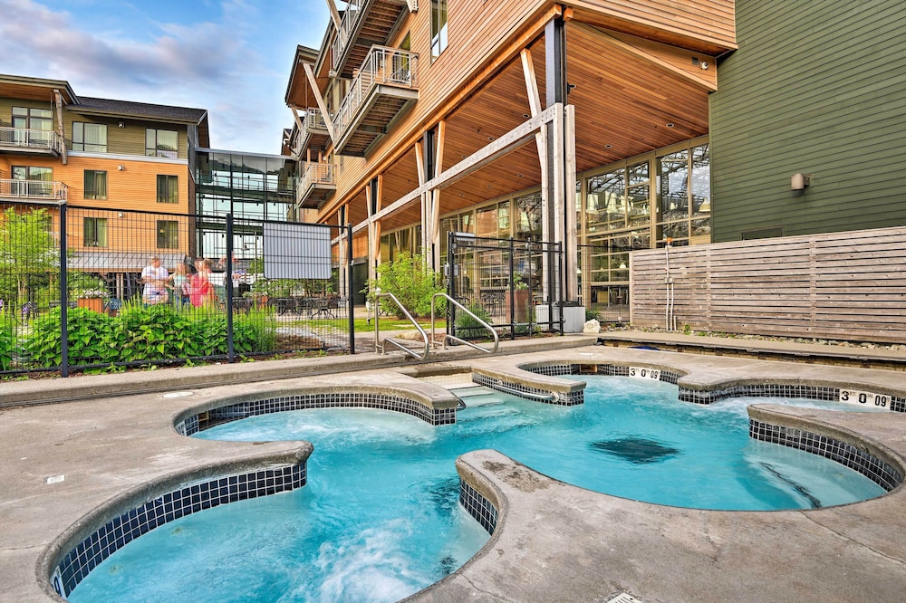 Ski In Resort Family Condo with Deck at Jay Peak - photo 32