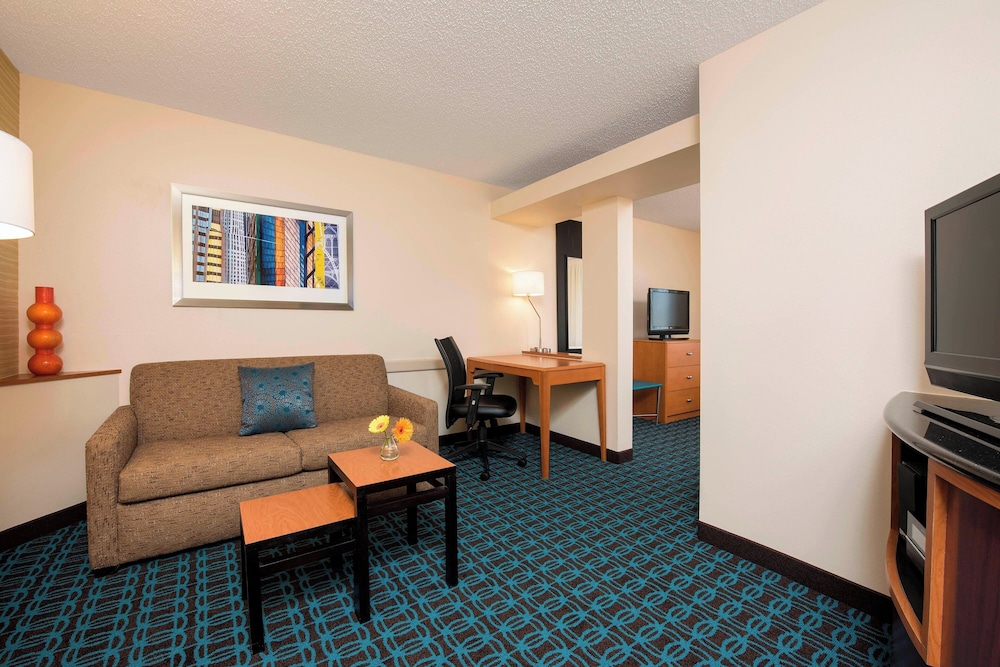 Fairfield by Marriott Inn & Suites Bloomington - photo 8