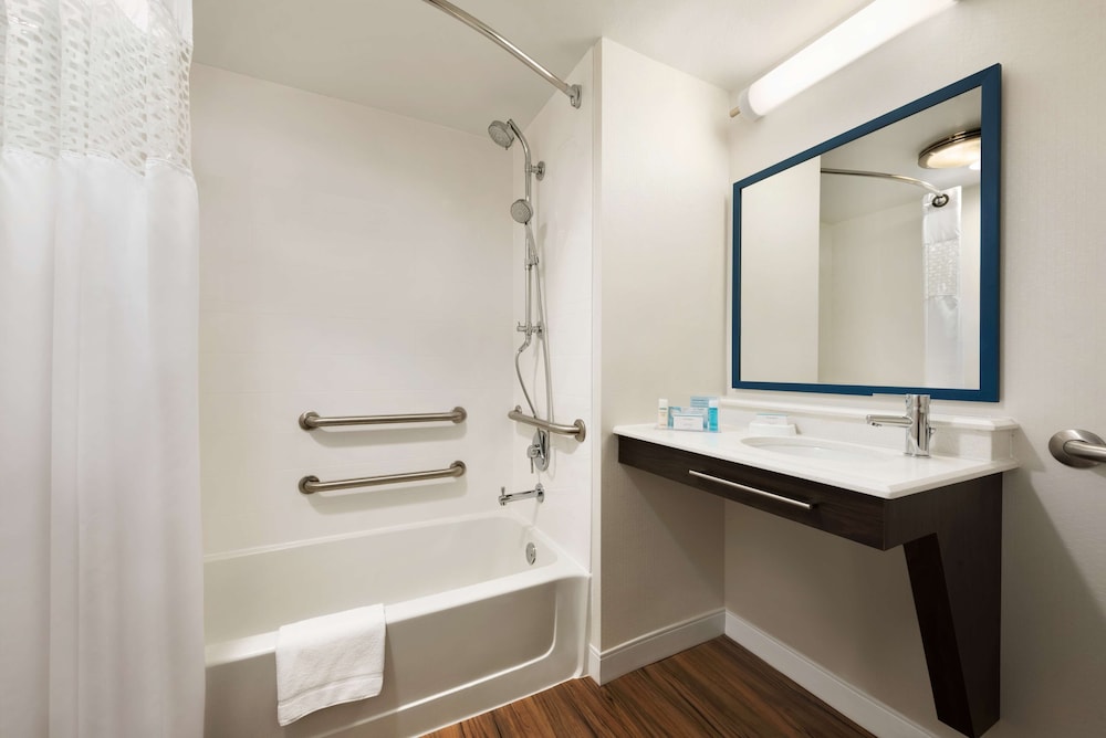 Hampton Inn Appleton Fox River Mall Area - photo 17