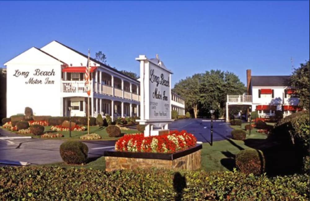 Long Beach Motor Inn in York Beach, United States