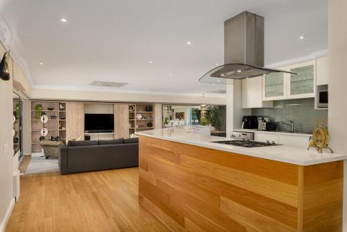 Spacious Luxury Apartment Waterfront
