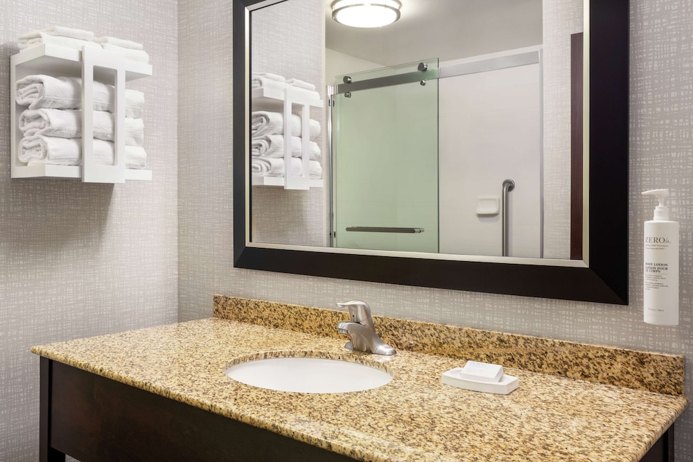 Hampton Inn & Suites York South - photo 26