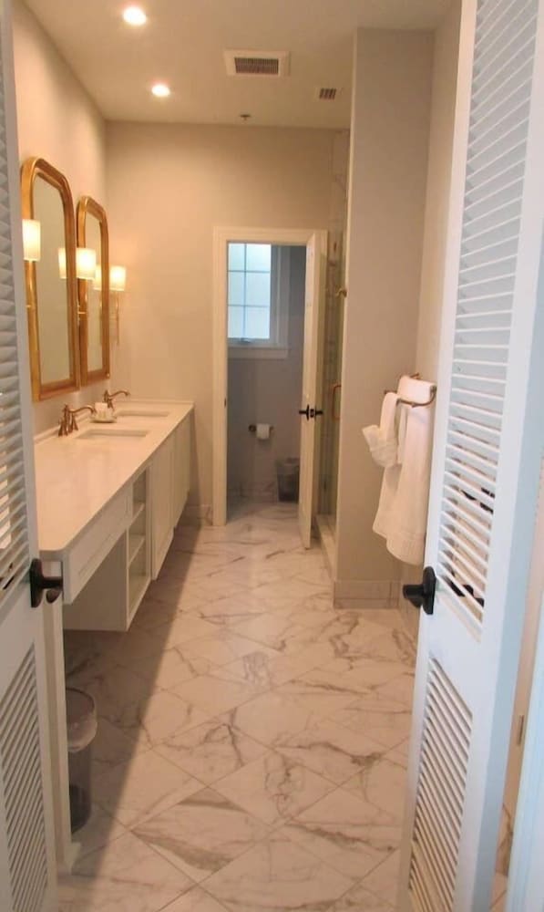 Azaleana Manor - photo 16