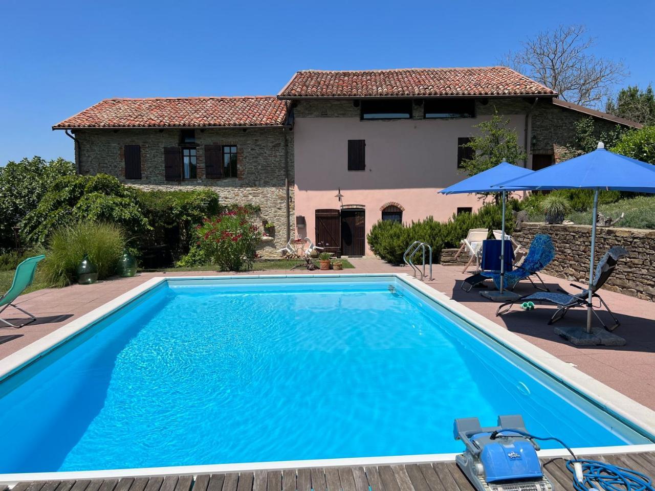 Rustico im Piemont mit Panorama — hotel in Clavesana