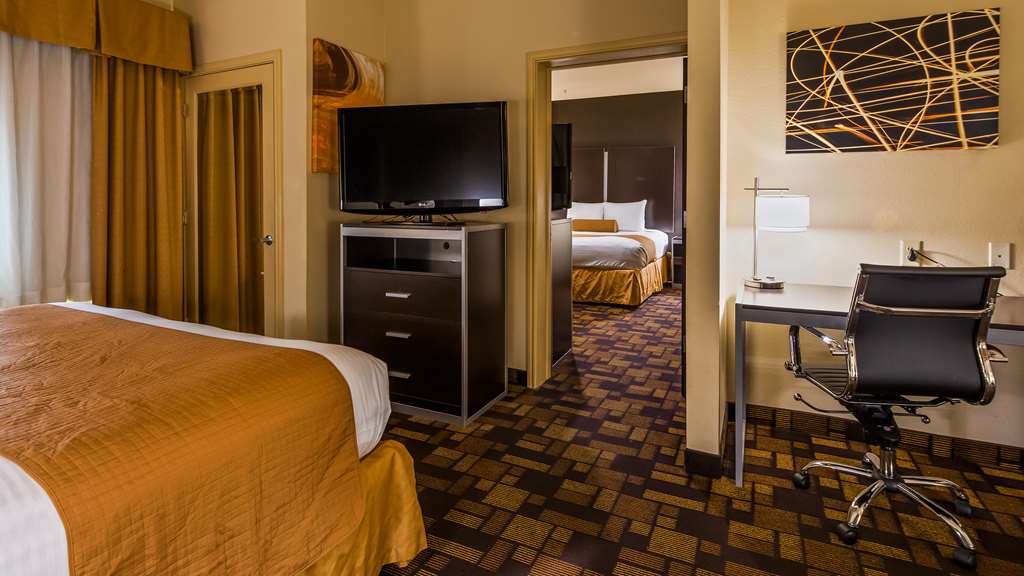 Best Western Windsor Pointe Hotel & Suites Frost Bank Center - photo 6