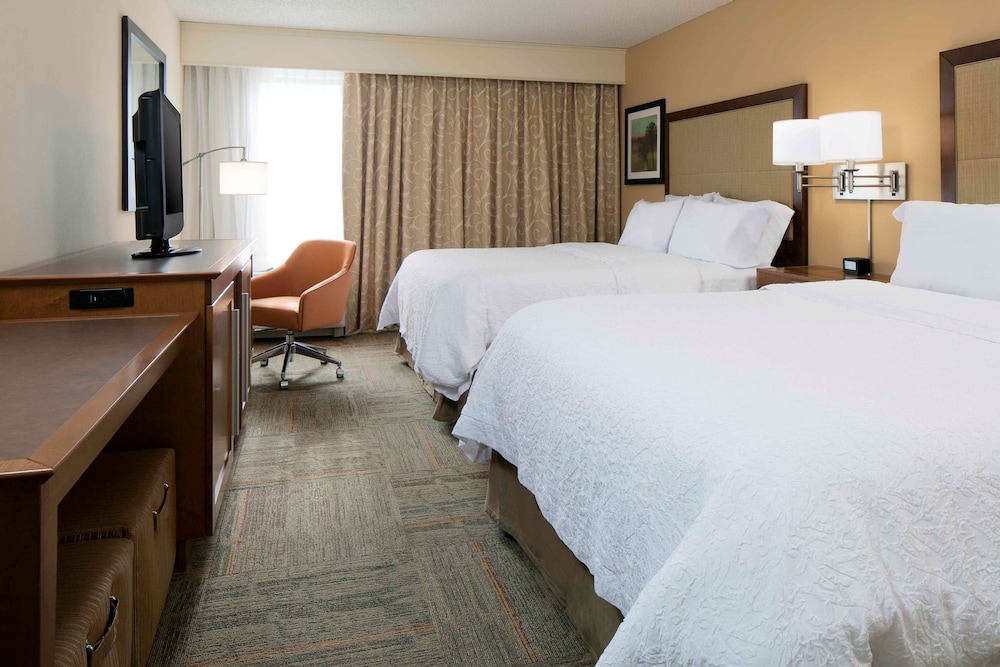 Hampton Inn Kansas City Shawnee Mission - photo 4