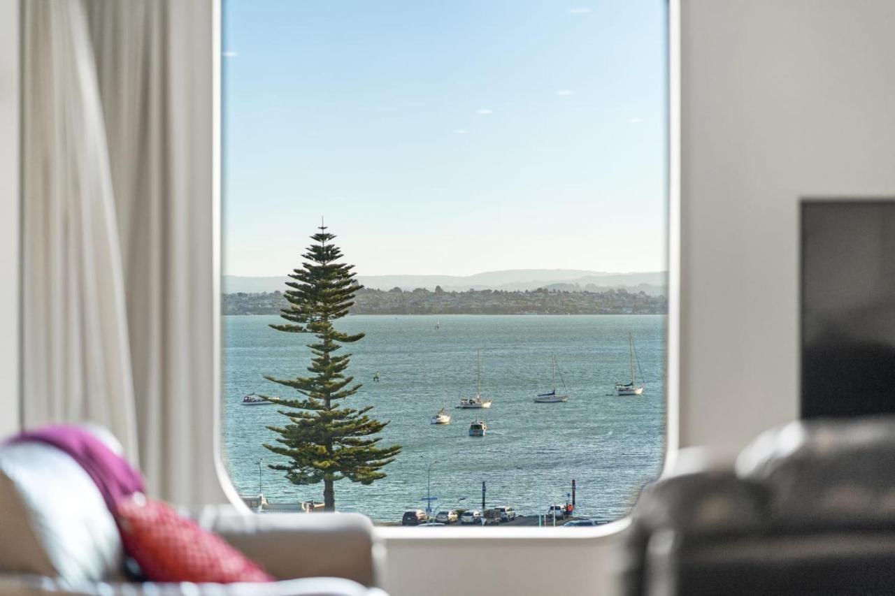 7th Heaven in Oceanside Towers in Unknown City, New Zealand