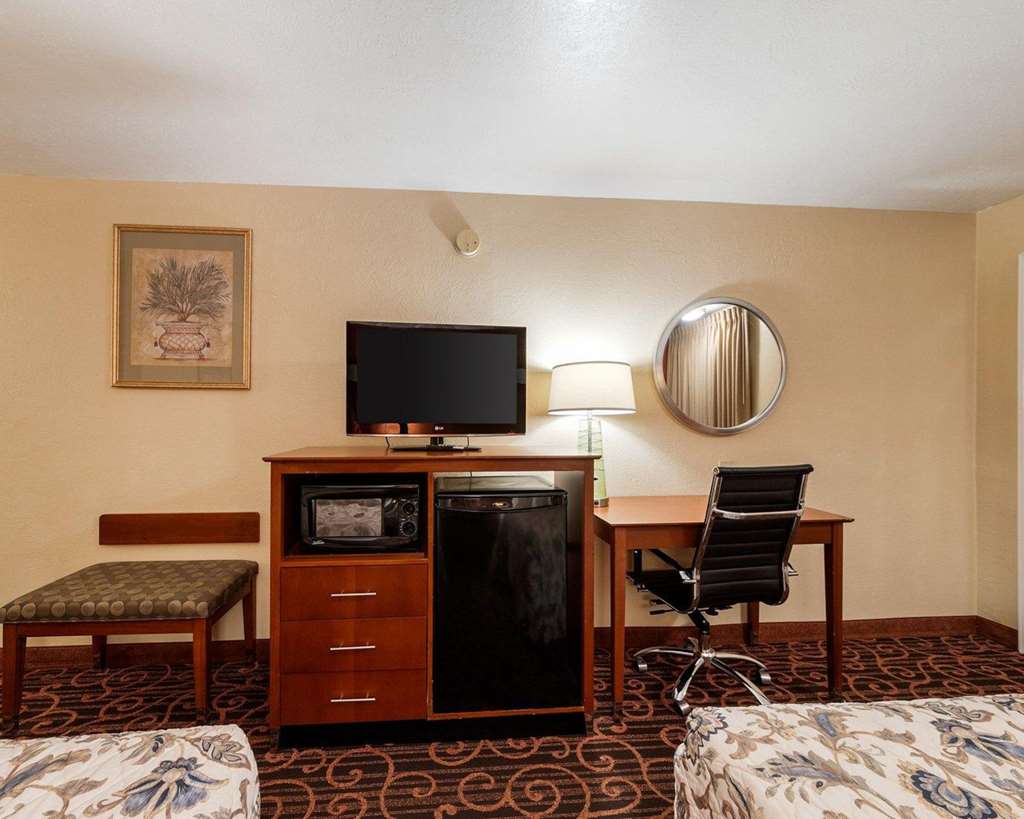 Econo Lodge Jasper - photo 20