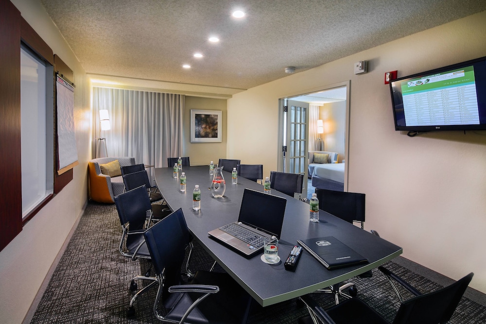 Courtyard By Marriott Dallas DFW Airport North Irving - photo 6