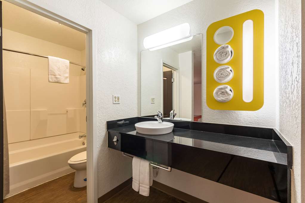 Motel 6 Uvalde TX - photo 30
