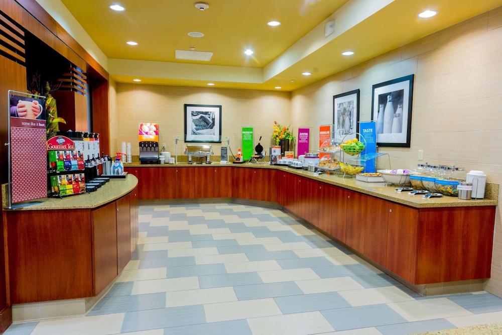 Hampton Inn & Suites Riverside Corona East - photo 21