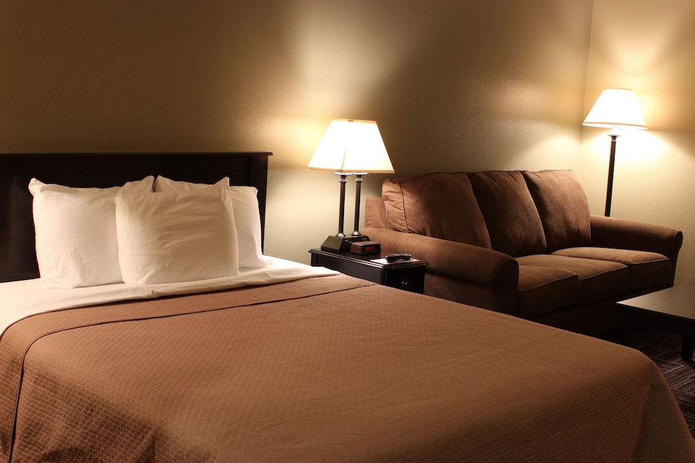 Sunlac Inn Devils Lake - photo 9