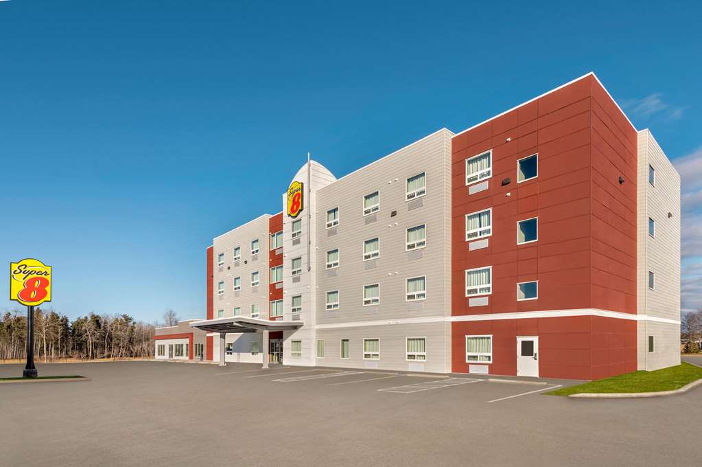 Super 8 by Wyndham Thompson — hotel in Thompson