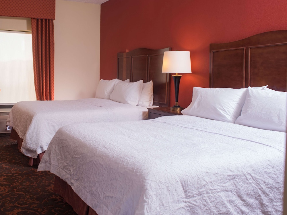 Hampton Inn & Suites Woodstock VA - photo 18