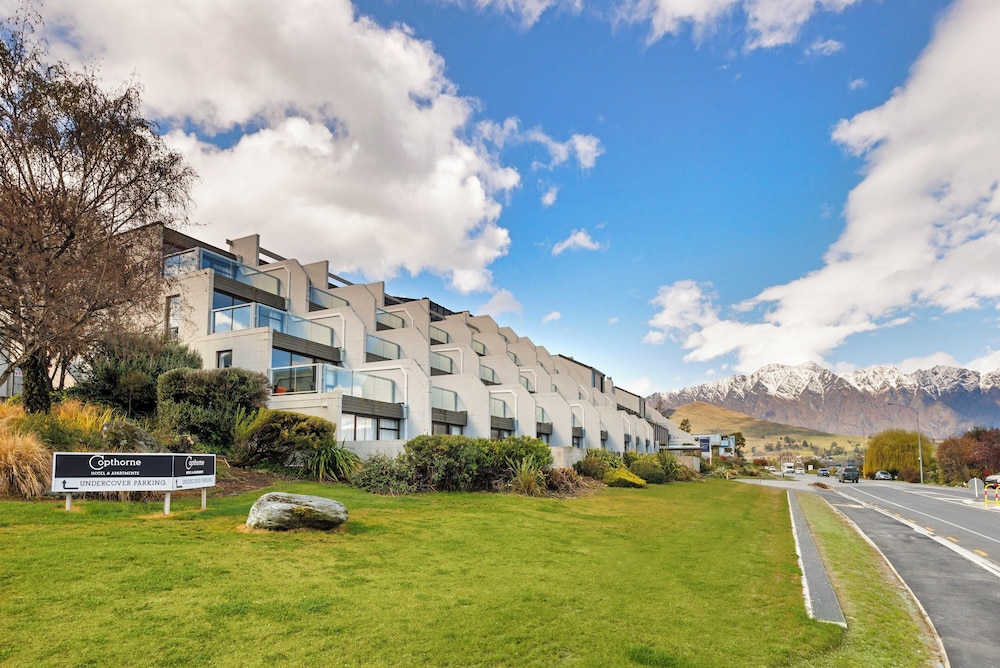 Copthorne Hotel and Apartments Queenstown Lakeview — 4-Star Luxury Hotel in Queenstown, New Zealand