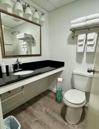 Eagles Nest Hotel - photo 23