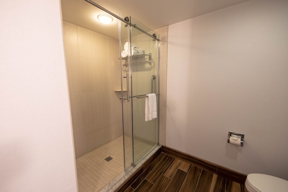 Holiday Inn Manahawkin Long Beach Island by IHG - photo 38