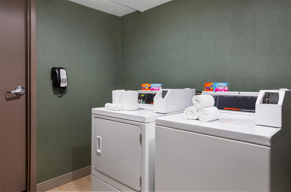 Hampton Inn & Suites Dallas Arlington N Entertainment Dist. - photo 35
