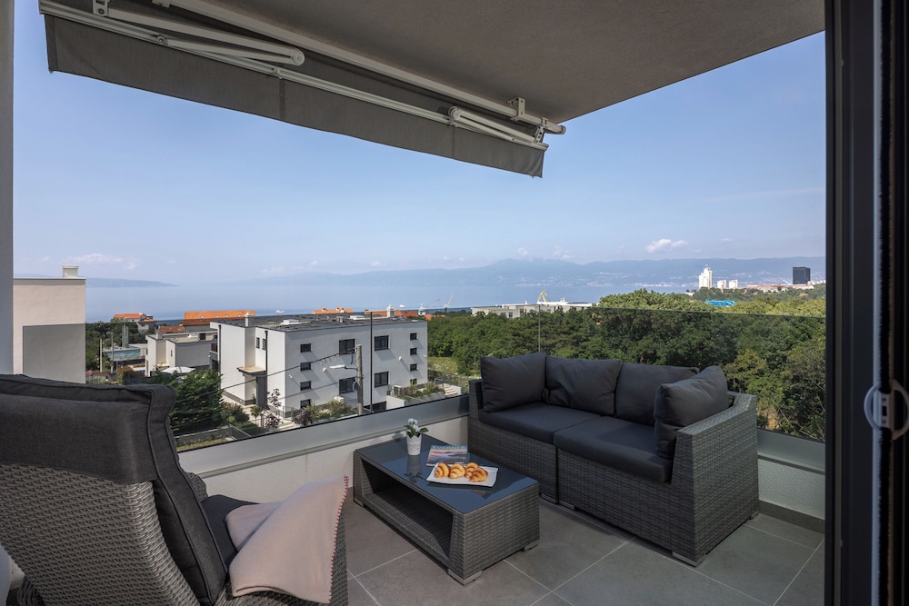 Seaview Apartment Kostrena Two — 4-Star Luxury Hotel in Kostrena, Croatia