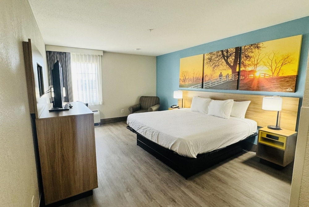 Days Inn by Wyndham Shawnee - photo 8