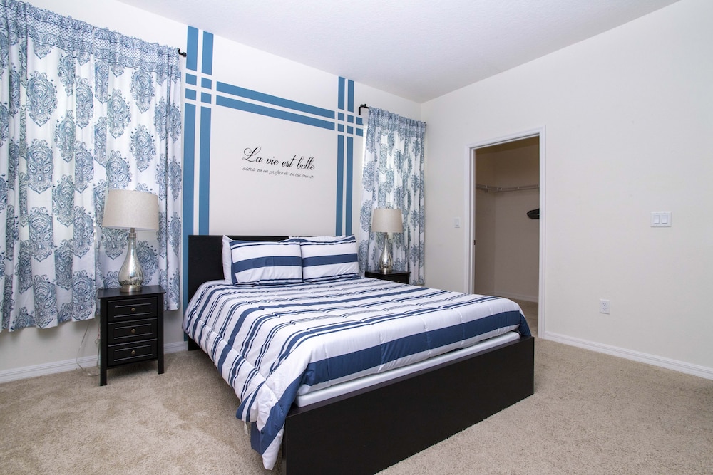 Gorgeous 5Bd w Pool & Jacuzzi @ Solterra Resort 6071 - photo 9