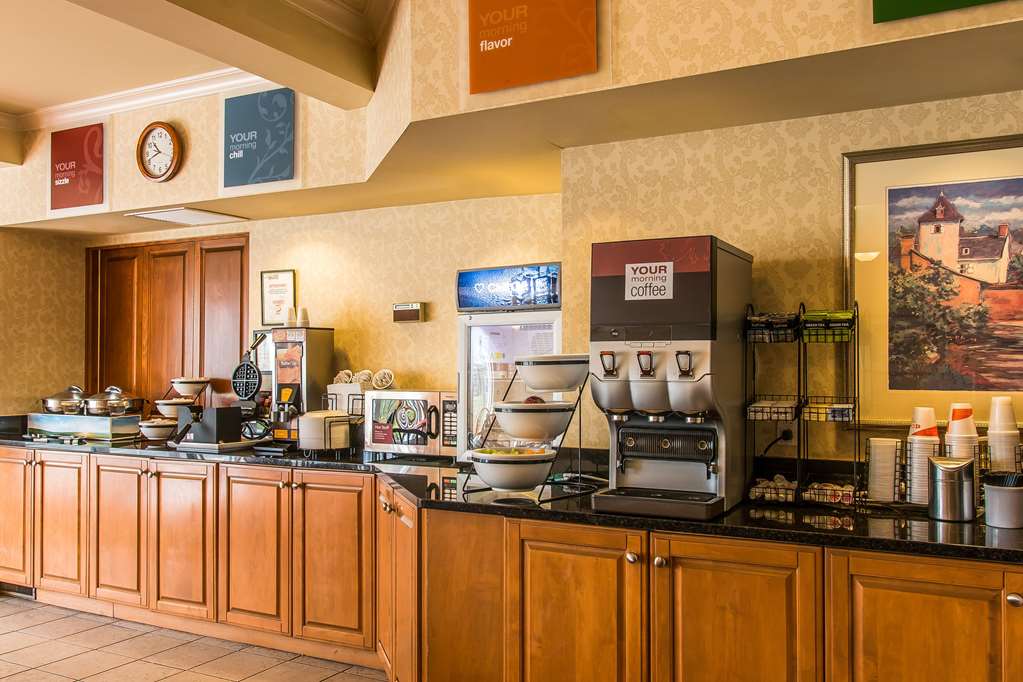 Comfort Inn Chelsea MI - photo 31