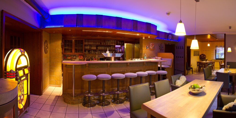 Hotel Bar