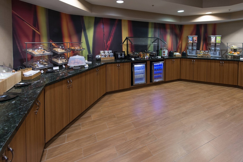SpringHill Suites by Marriott Greensboro - photo 20