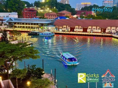 CasaDeRio Residences DeluxRiverSuite Walk5minsToJonkerSt By Heystay Management — 4-Star Luxury Hotel in Malacca, Malaysia