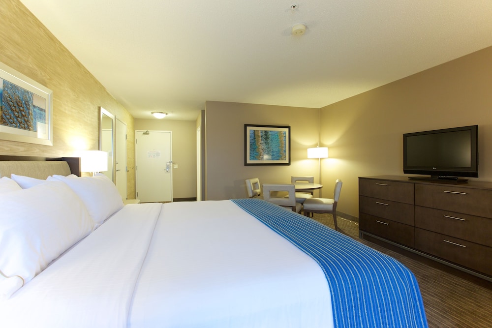 Holiday Inn Express Fargo West Acres by IHG - photo 2
