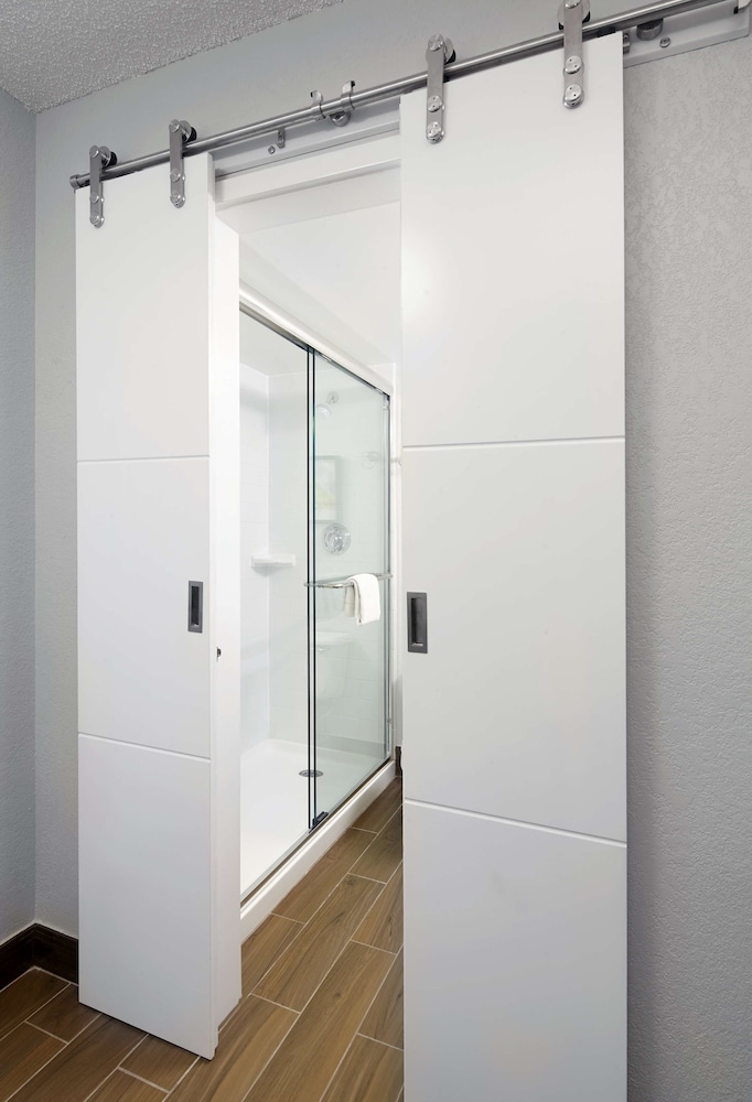 Hampton Inn Orlando Near Universal Blv International Dr - photo 23