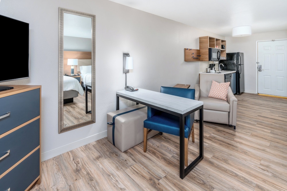 Candlewood Suites Denver Northeast Brighton by IHG - photo 11