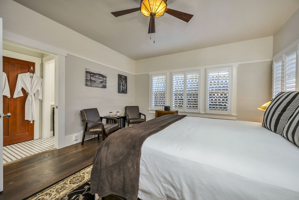 Craftsman Inn - photo 13