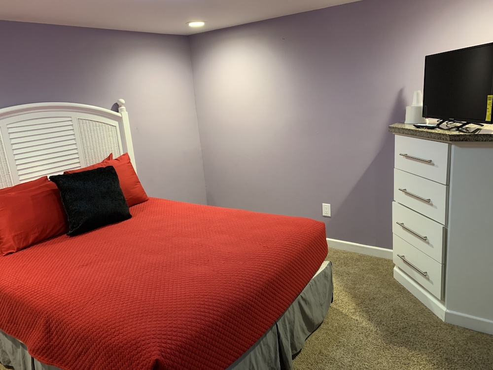 Blue Bay Inn & Suites - photo 22