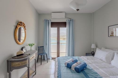 Eclectic Vintage Apartment Sea View Perfection Hersonissos Crete — 4-Star Luxury Hotel in Hersonissos, Greece