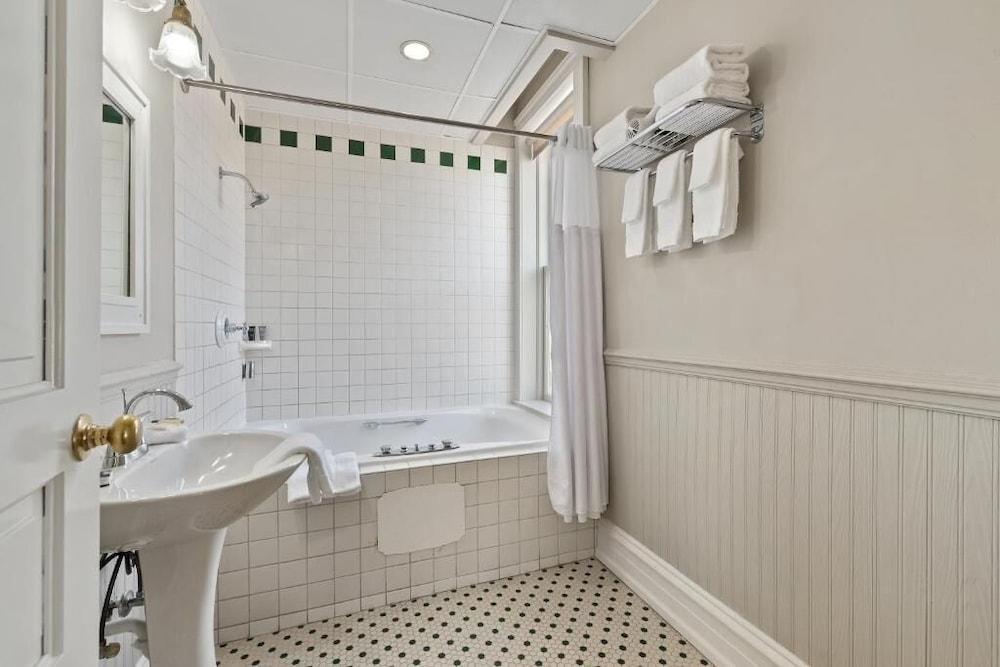 The Audubon Hotel and Event Venue - photo 24