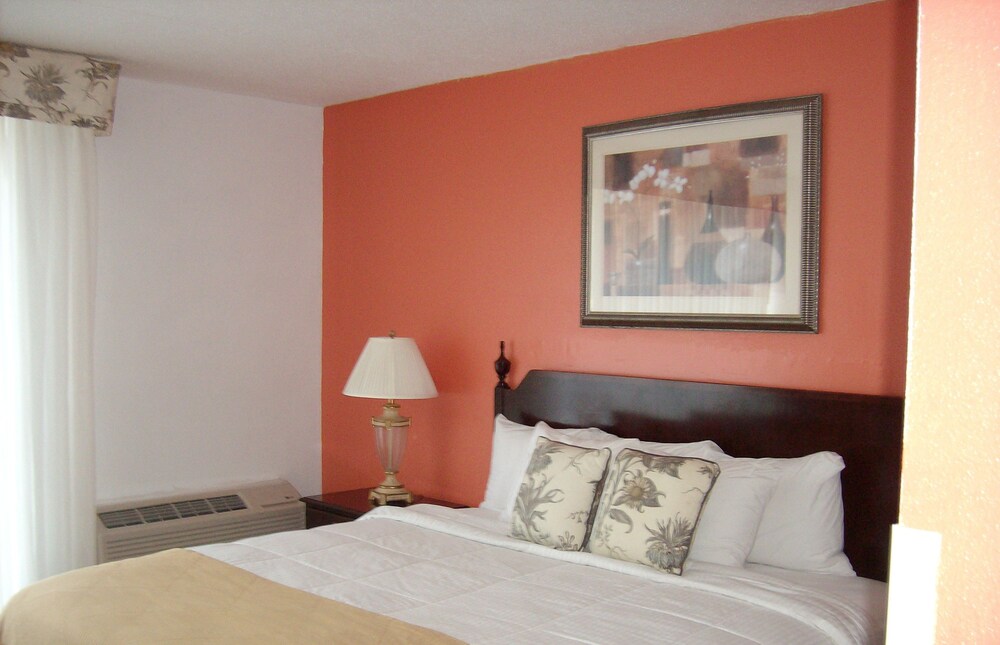 Charleston Grand Hotel - photo 8