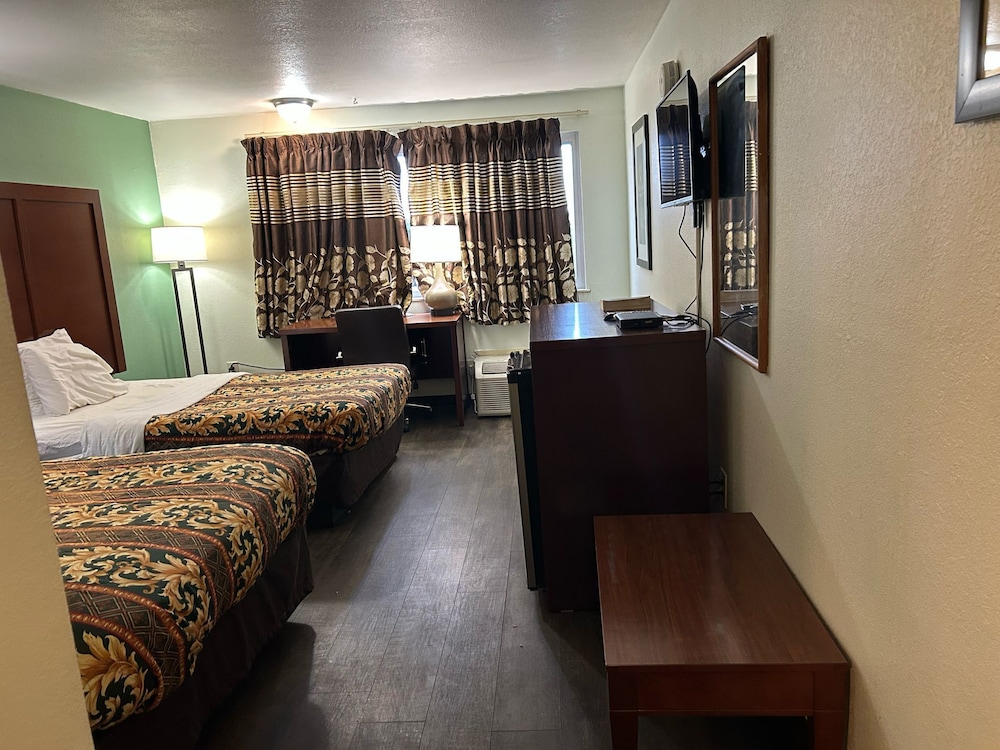 Hillcrest Motel By OYO Aurora IN Near Lawrenceburg - photo 9